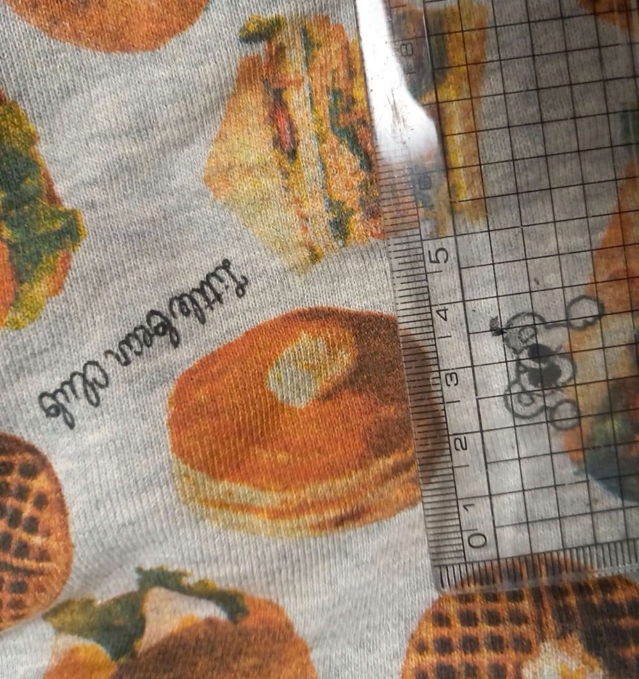 パン柄　裏毛ニット