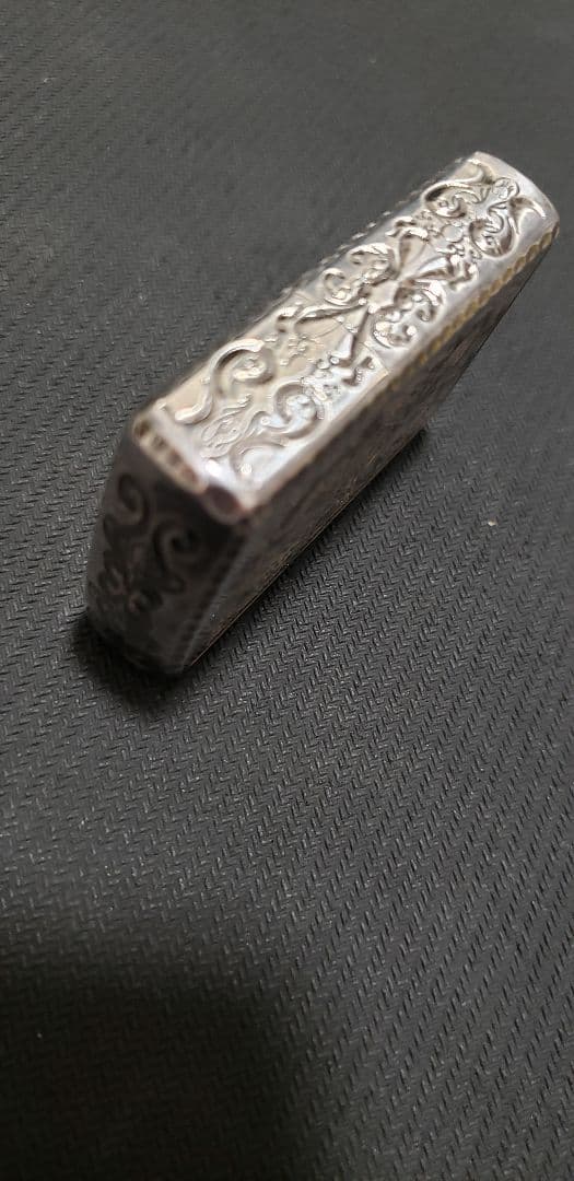 ジッポー　MAVERTEAM アーマー Zippo。5面彫刻.シャインレイカット