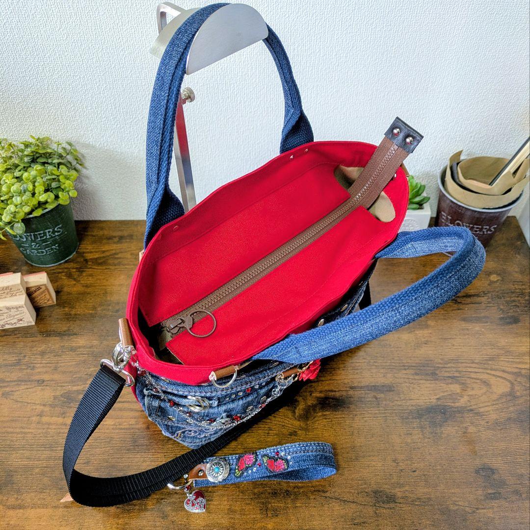 デニムリメイク 2wayトート｜薔薇×バタフライ刺繍・ポケットたくさん・底鋲付き