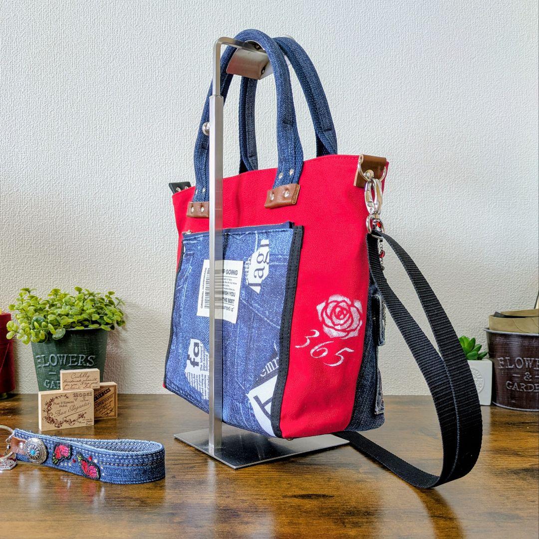 デニムリメイク 2wayトート｜薔薇×バタフライ刺繍・ポケットたくさん・底鋲付き