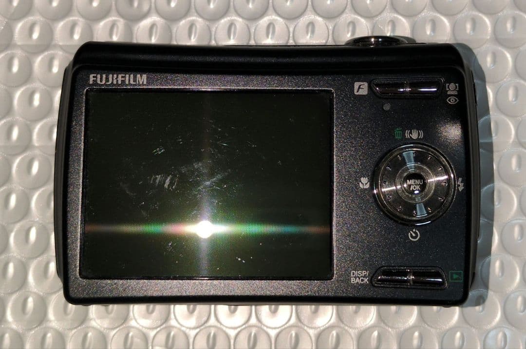 デジカメ　FUJIFilm　FinePix　F100fb （本体のみ）