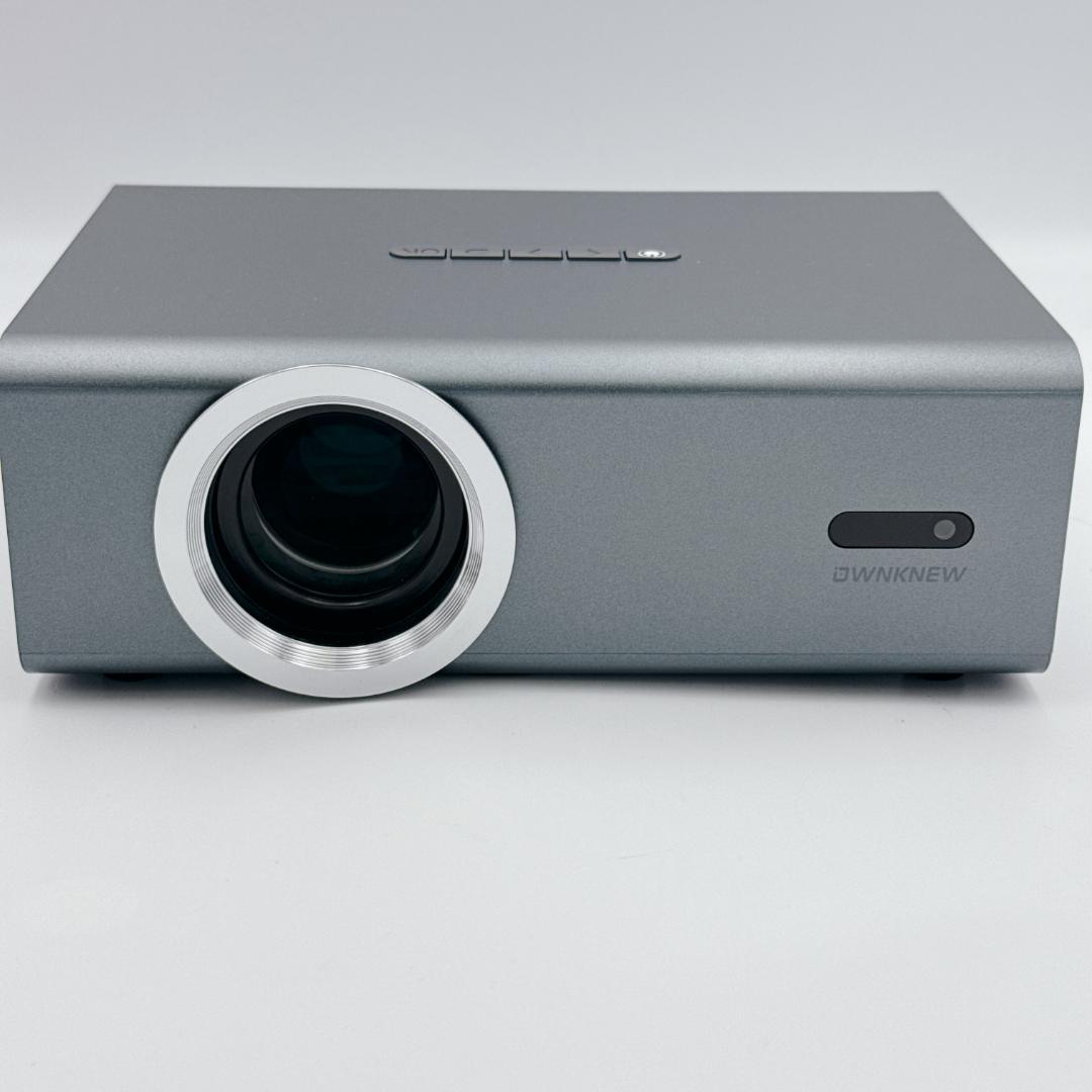 【新品・未使用】DWNKNEW 電動フォーカス プロジェクター