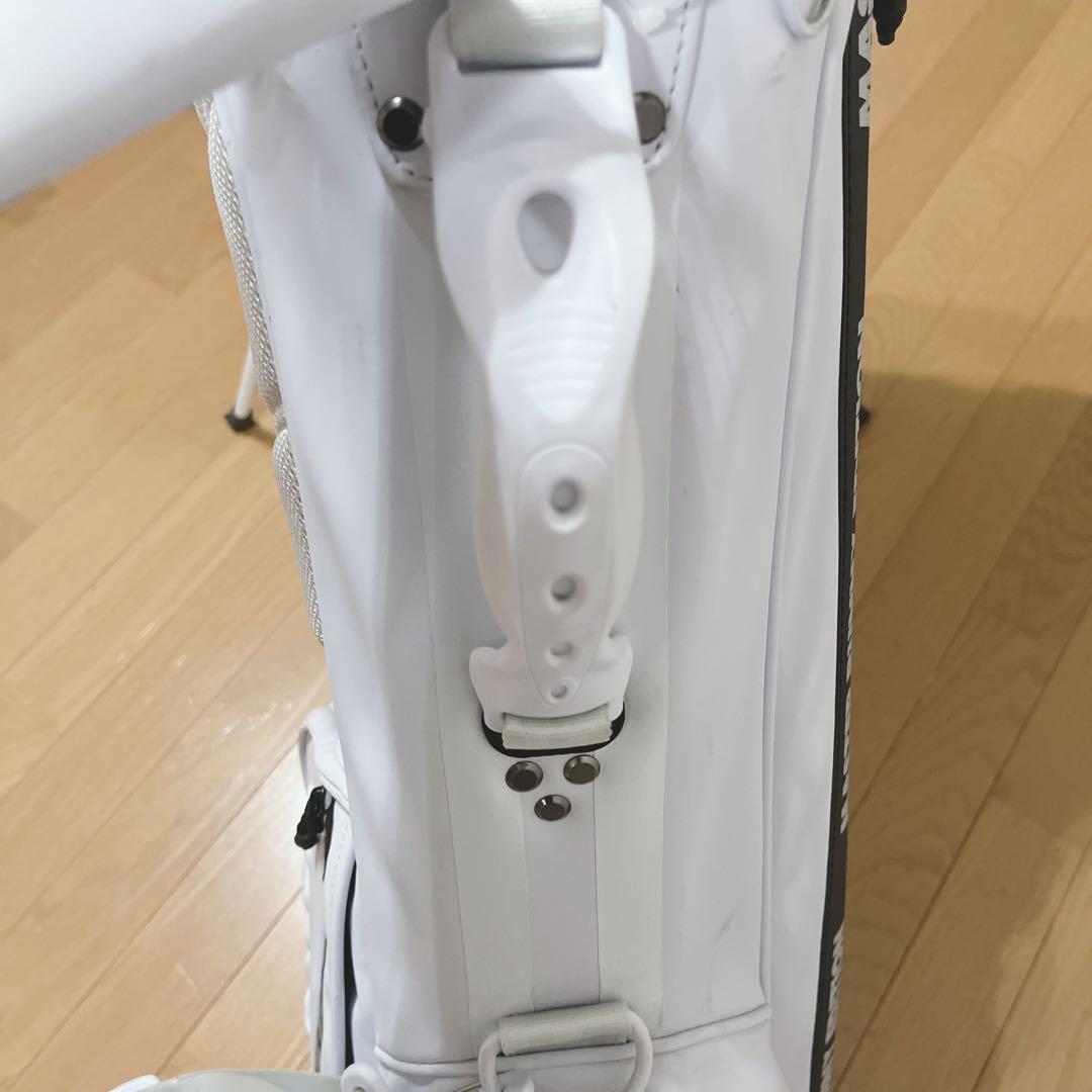 K252 MASTERBUNNY スタンド式キャディバッグ ホワイト