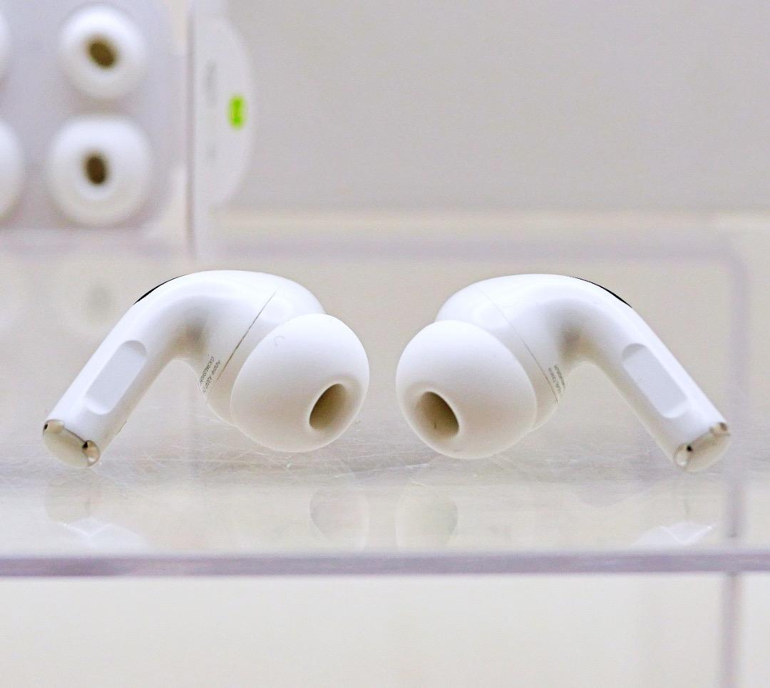 美品　現行品2　Apple AirPods Pro2　第2世代　MTJV3J/A