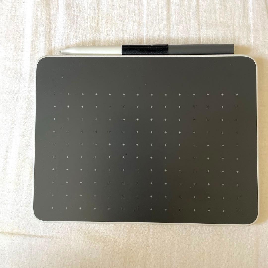 Wacom One ペンタブレット　(S:スモール)