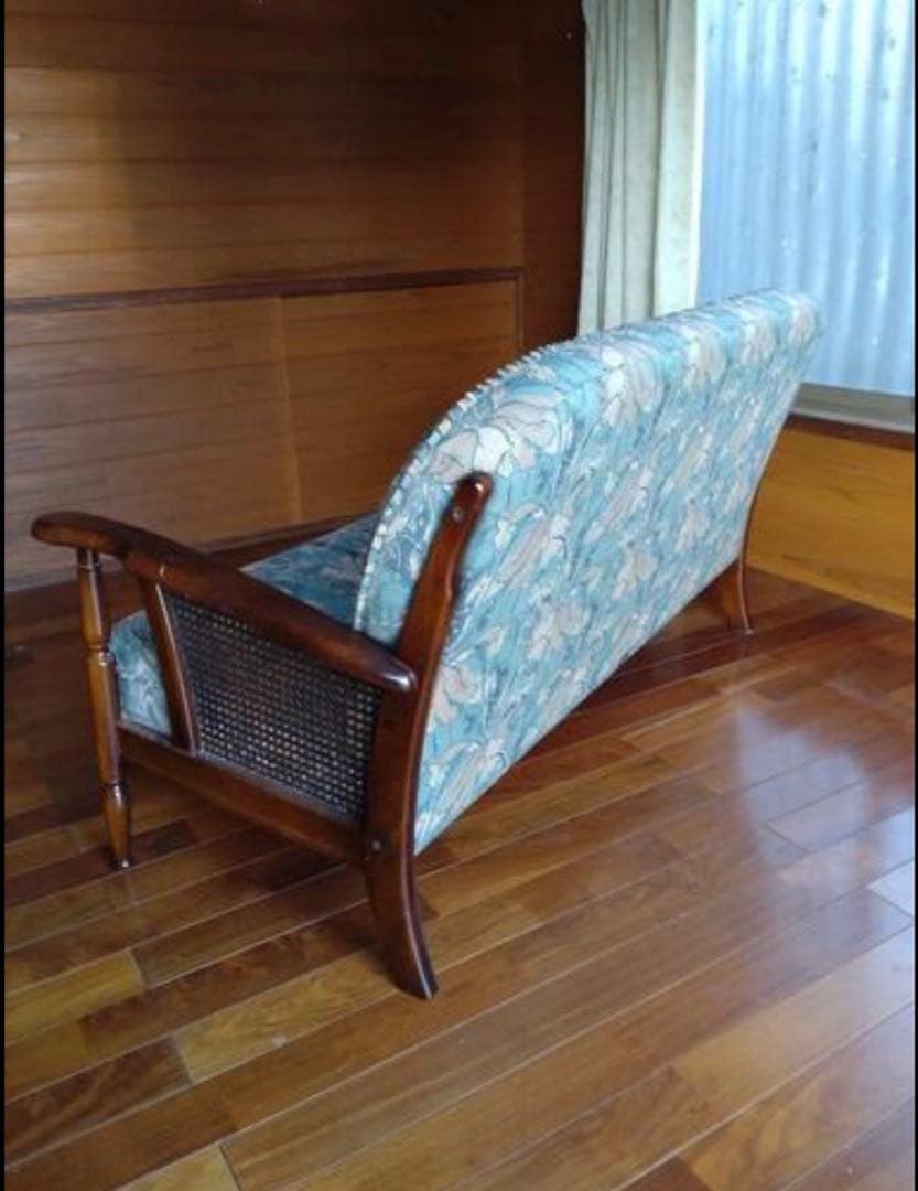 ●カリモク　ヴィンテージ2人掛けソファ 木製フレーム × 花柄ファブリック