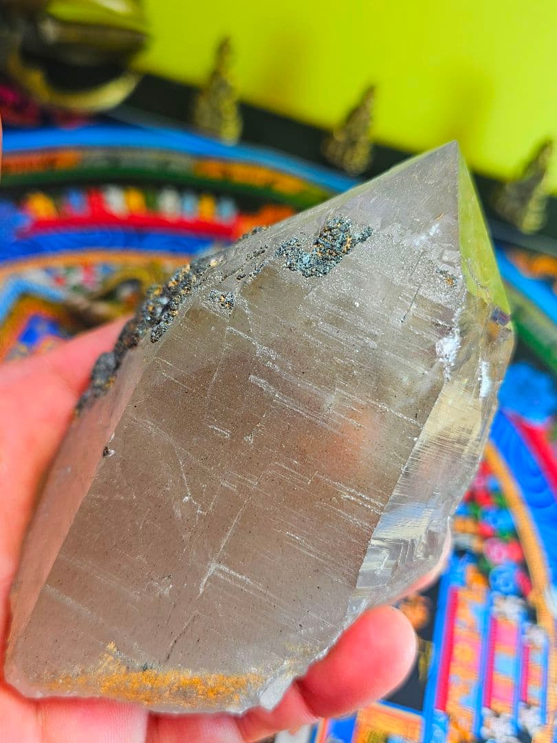 クローライトが付着した‼️ガネーシュヒマール水晶の原石