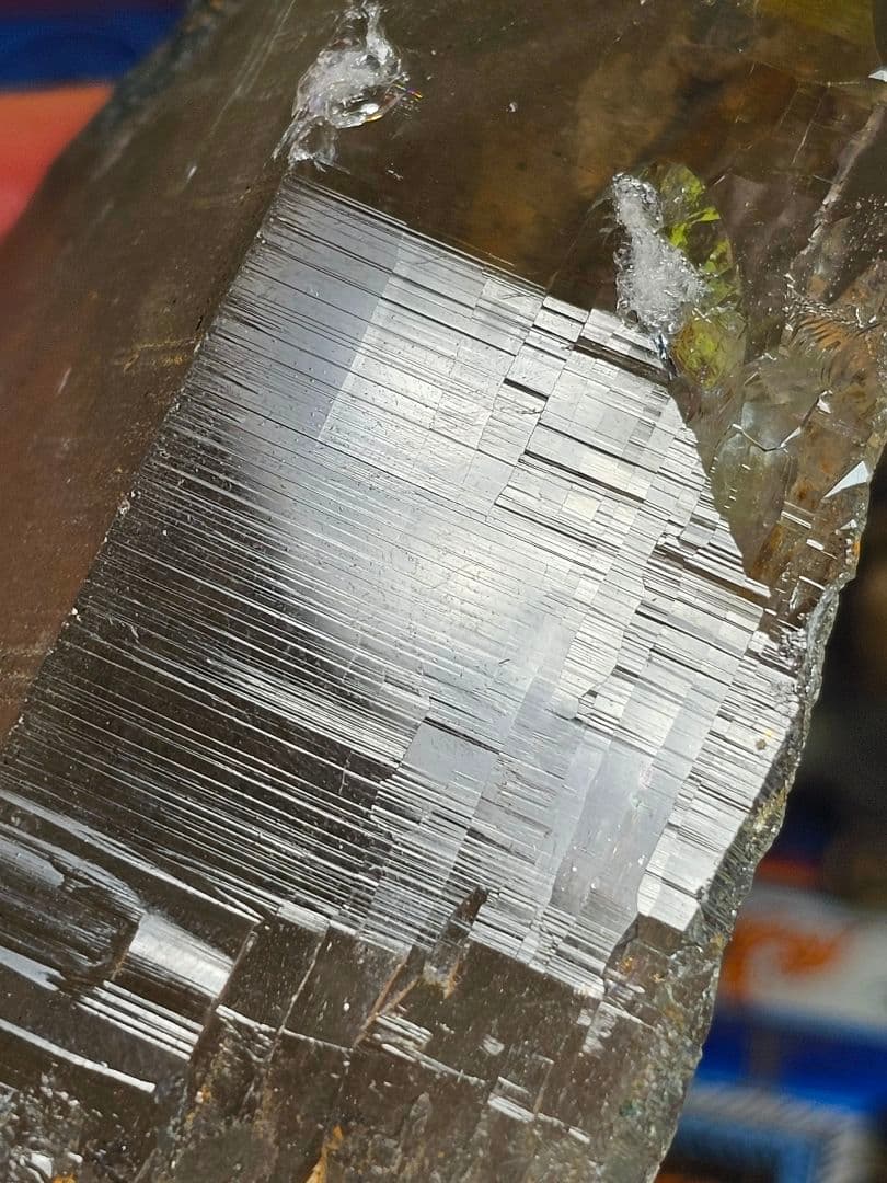 クローライトが付着した‼️ガネーシュヒマール水晶の原石