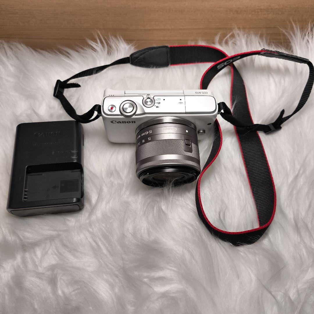 Canon EOS M10 ホワイト 15-45mmレンズ付き