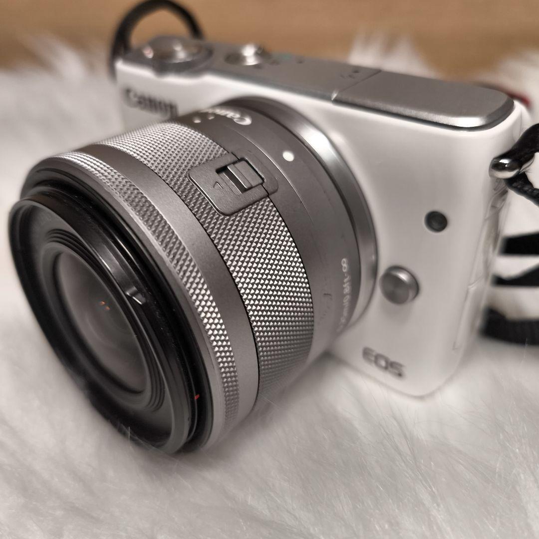 Canon EOS M10 ホワイト 15-45mmレンズ付き