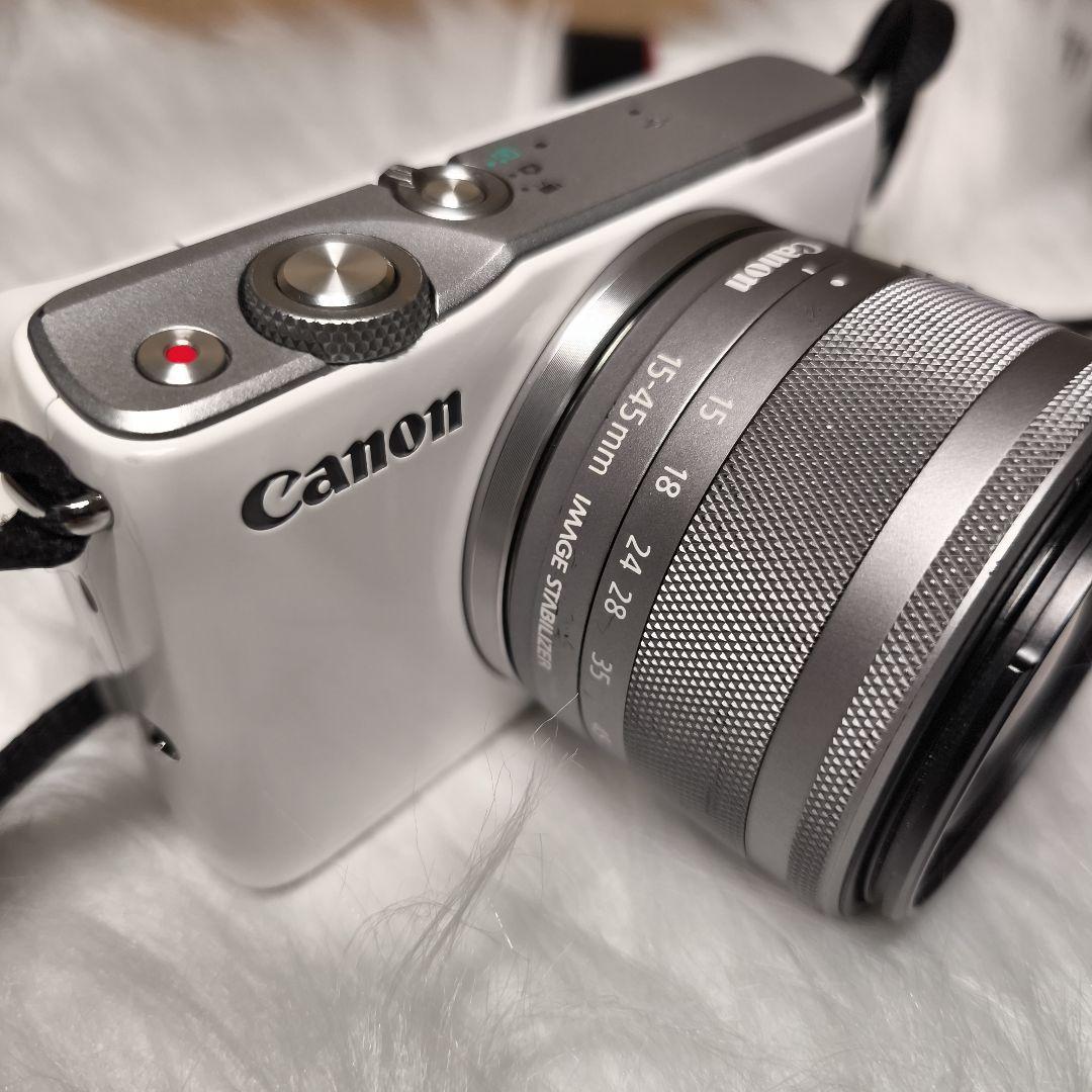 Canon EOS M10 ホワイト 15-45mmレンズ付き