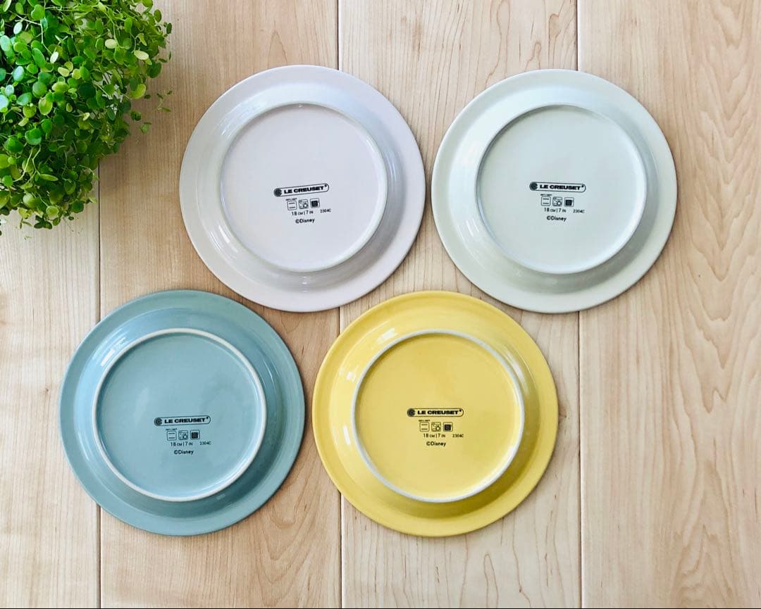 Le Creuset（ル・クルーゼ）プーさんシリーズ　プレート　4枚セット