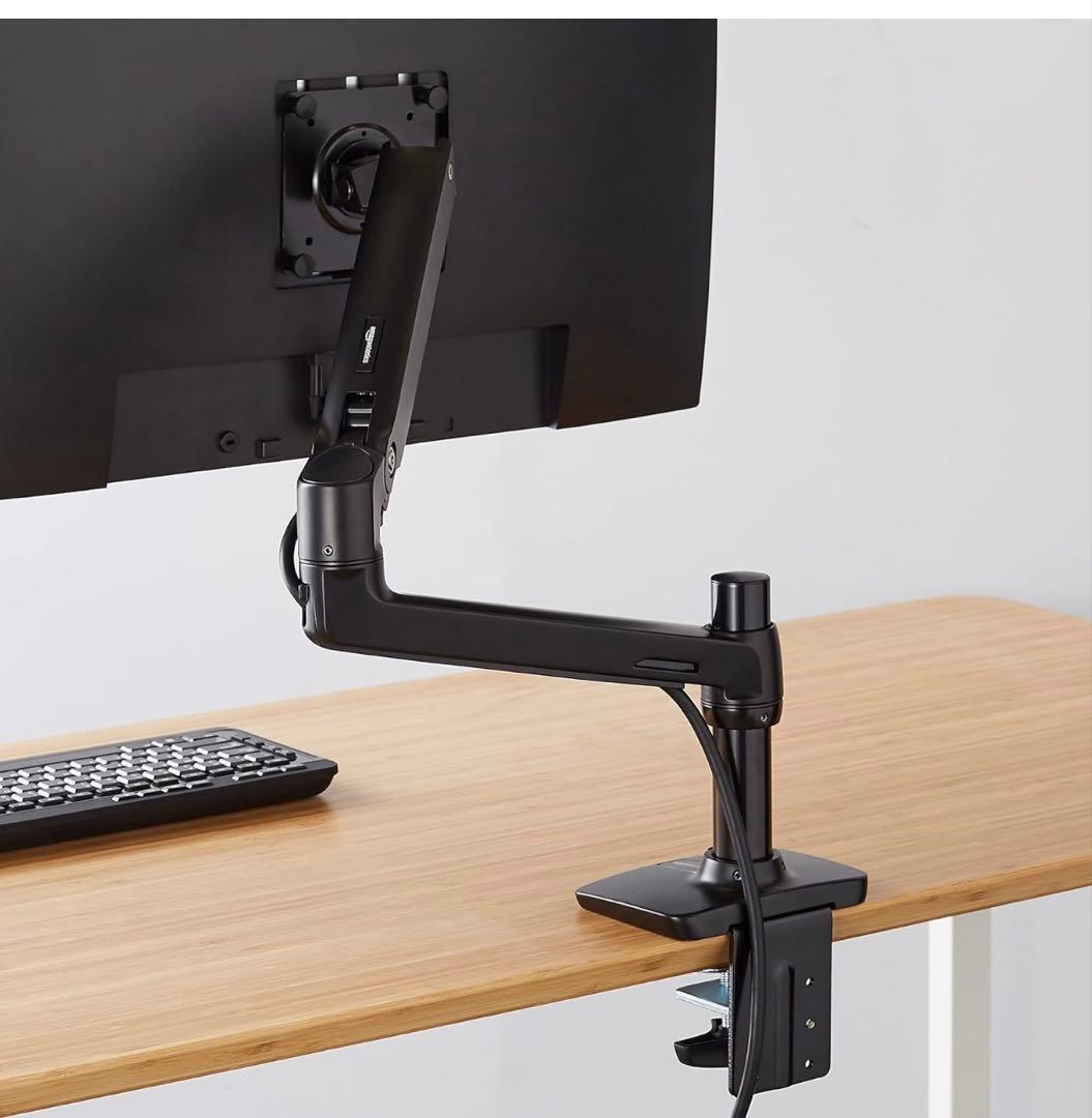 Amazonベーシック モニターアーム エルゴトロン　　補強プレートおまけ