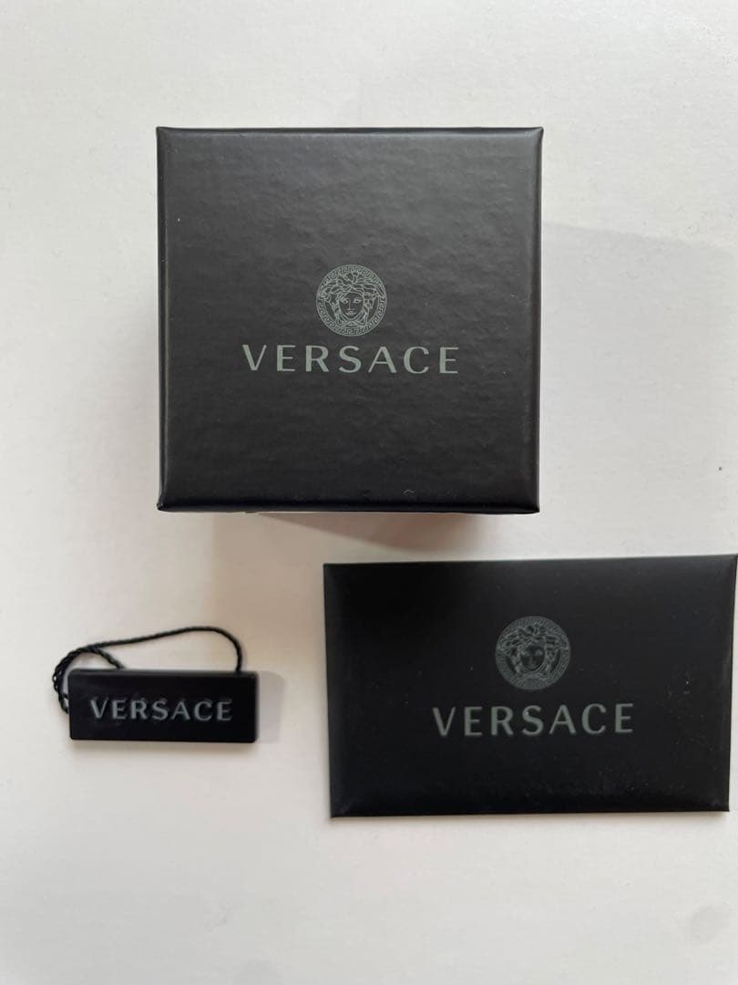 VERSACE エナメル メドゥーサ スタッド イヤリング ピアス