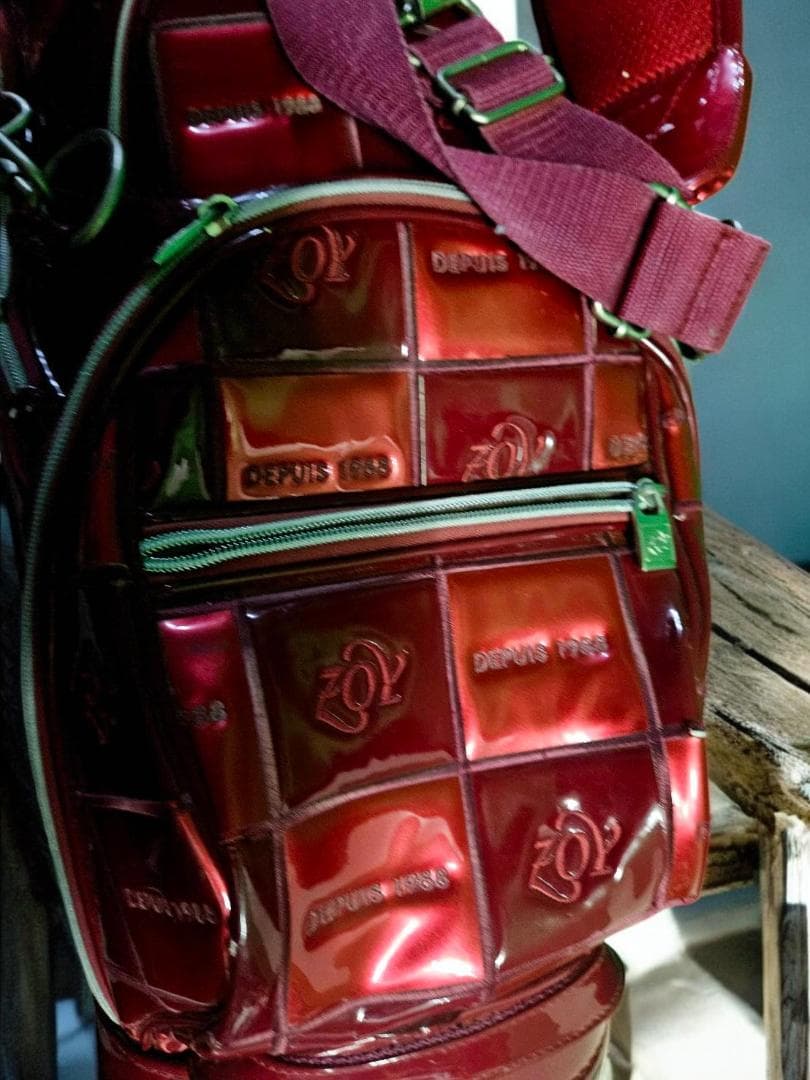 送料無料/美品　Zoy 高級エナメル大型・キャディバッグRED