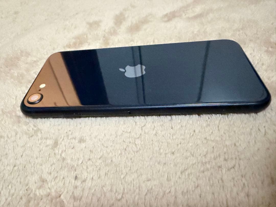 【第三世代】Apple iPhoneSE 64GB SIMフリー 本体のみ