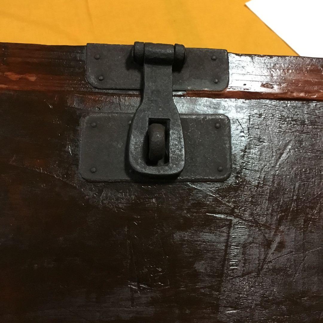 昔の箱です、重いです。　難あり