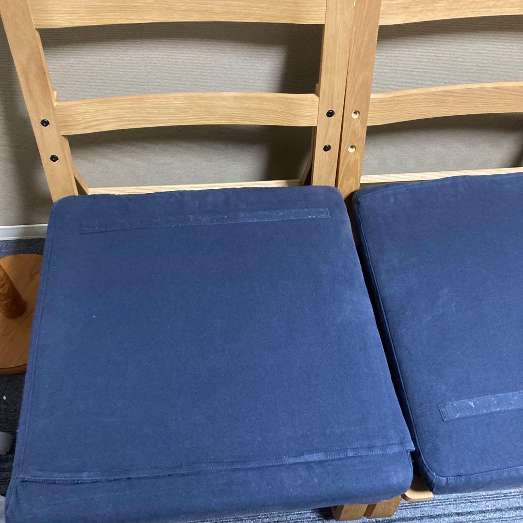 無印良品　リビングでもダイニングでもつかえるソファチェア　左