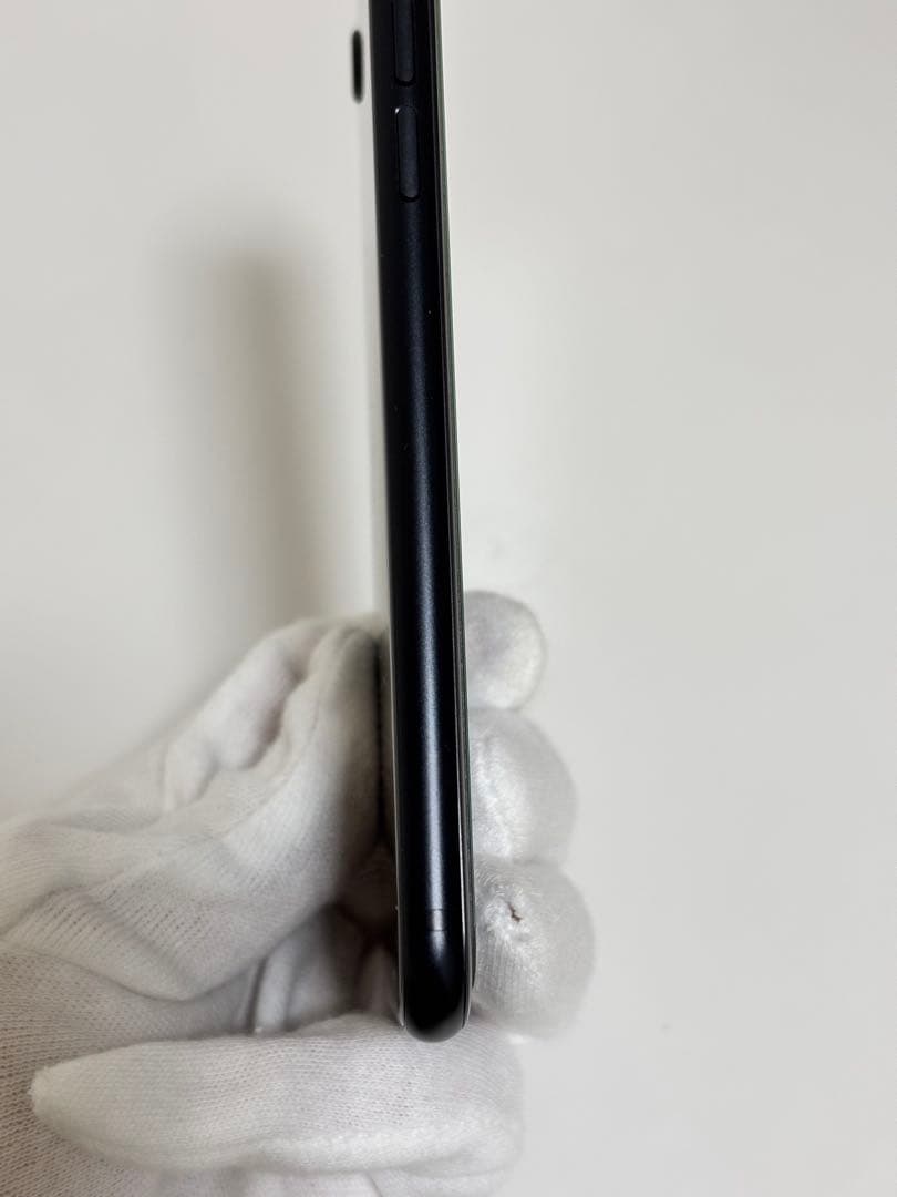 美品 iPhoneSE第2世代 128GB MXD02J/A SIMロックなし