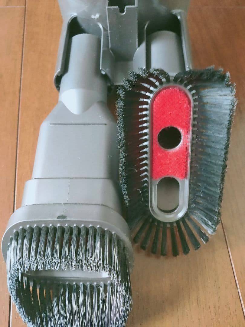 dyson v8 fluffy + SV10K SLM2 中古品動作確認済み。