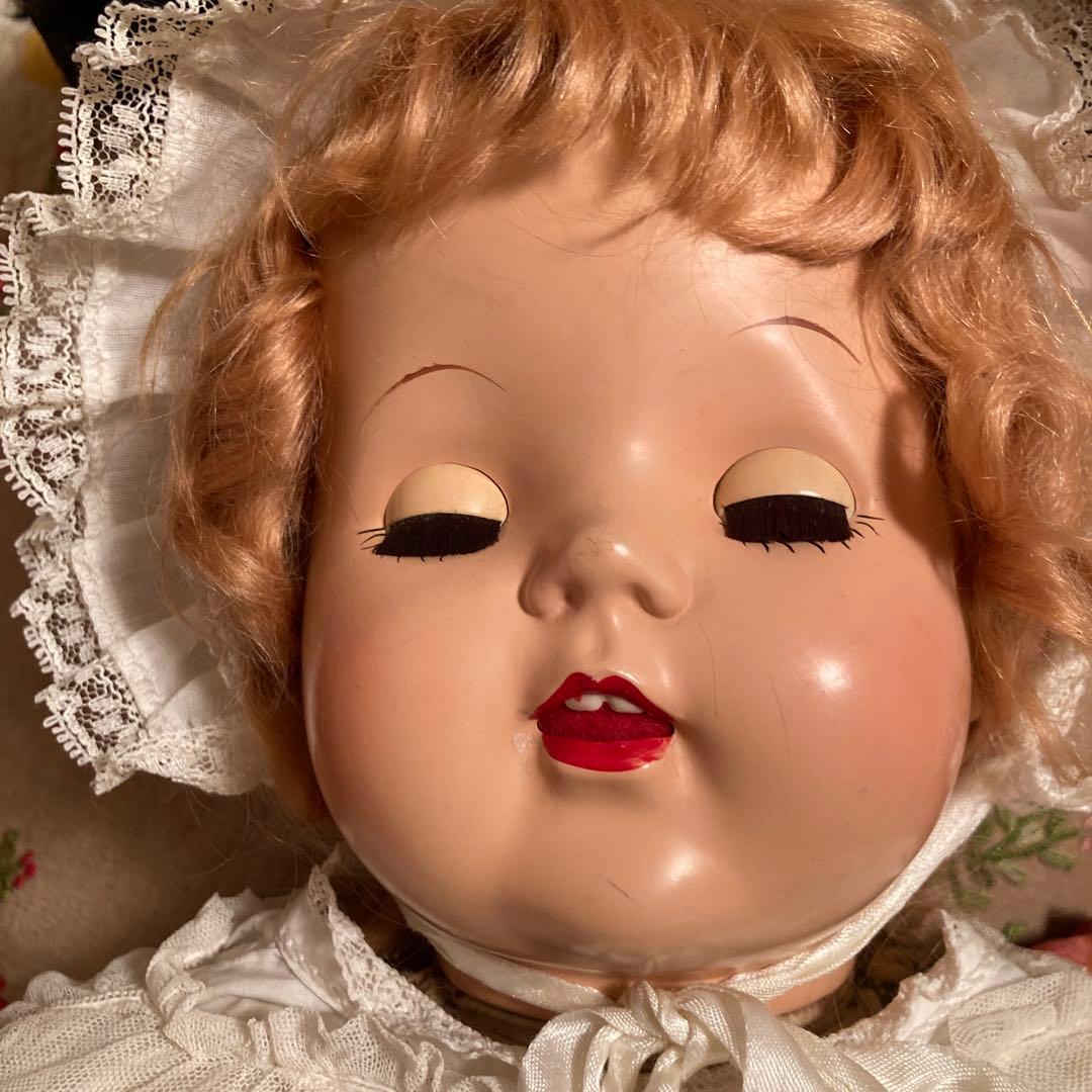 コンポディションドール白いレース付きドレス