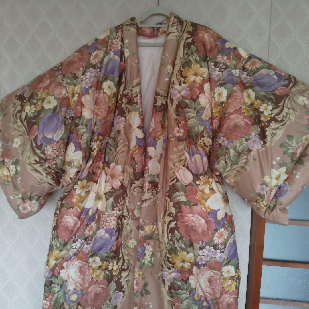 新品未使用　羽毛ダウン90%　着る毛布　花柄かいまき　フリーサイズ200x150