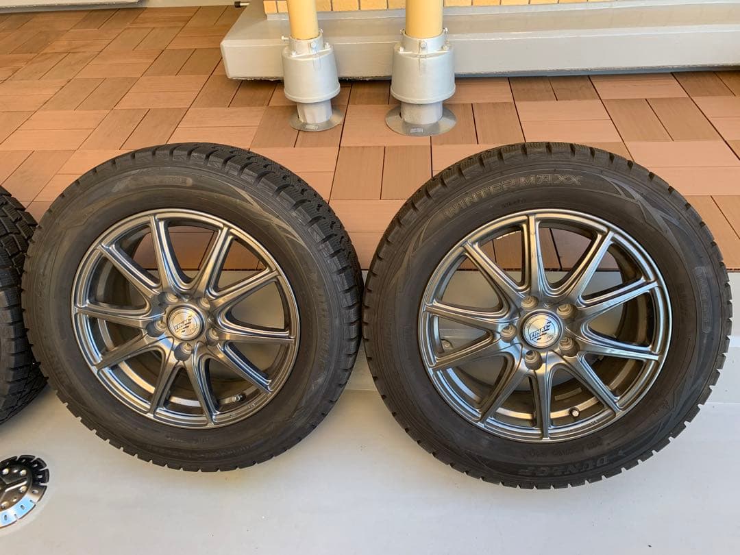 215/60R16スタッドレスWINTERMAX