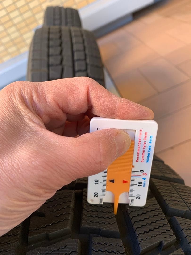 215/60R16スタッドレスWINTERMAX