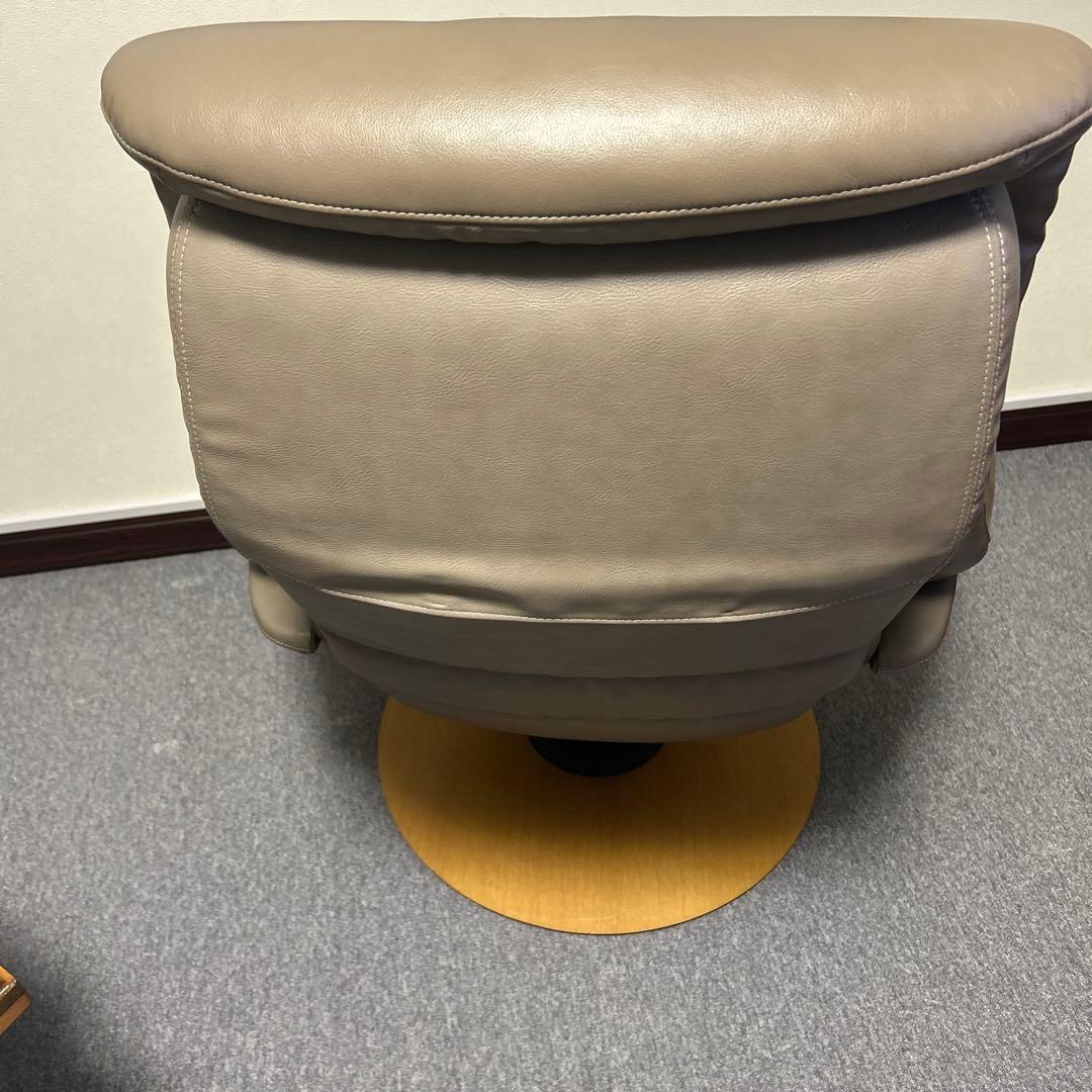 カリモク　ザファースト　(オットマンと同時購入)