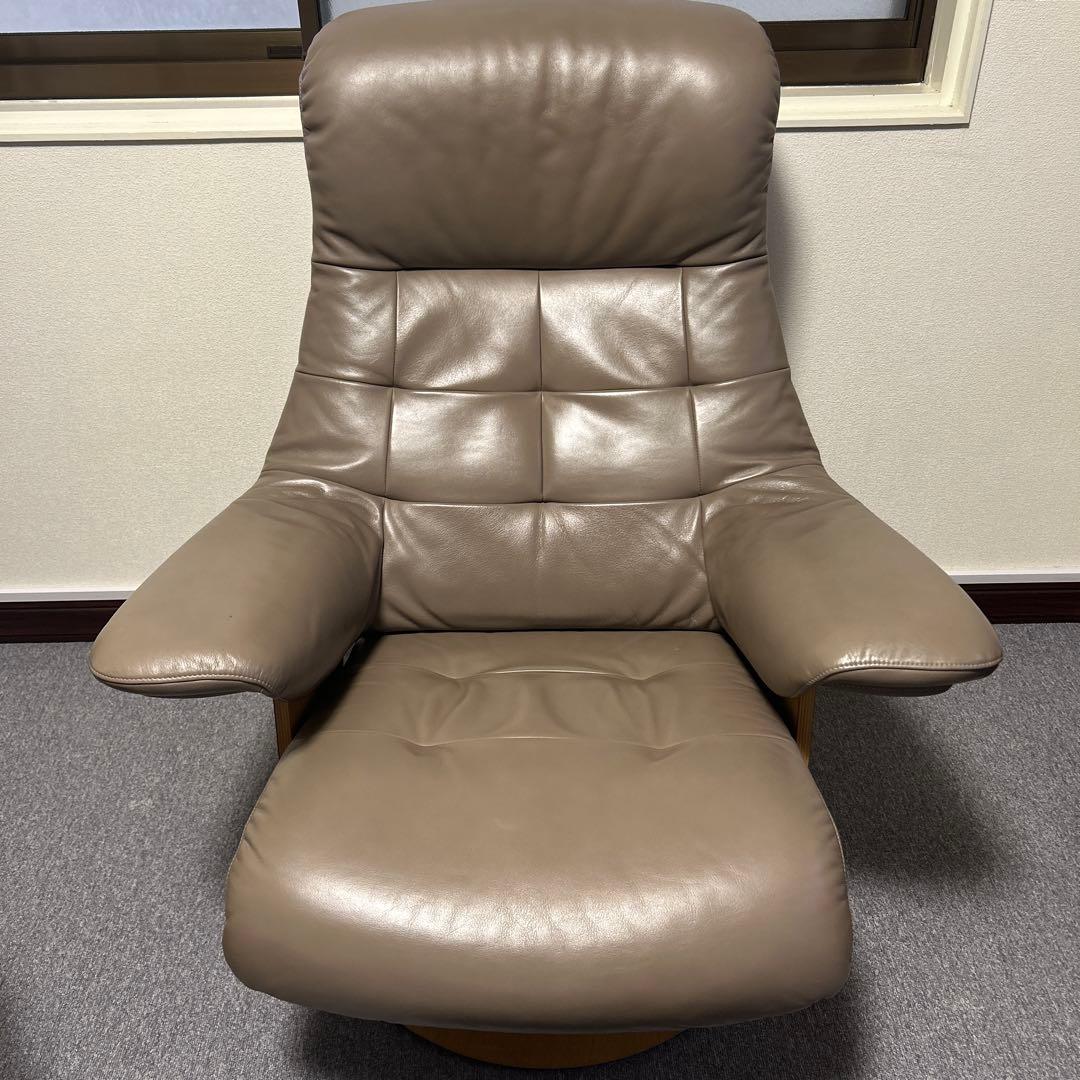 カリモク　ザファースト　(オットマンと同時購入)