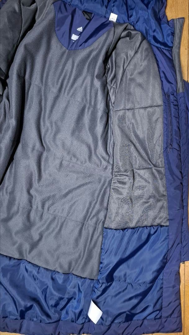 adidas　ベンチコート　Sサイズ　背中にライン入り