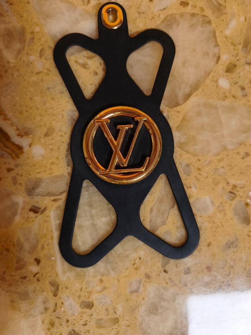 LOUIS VUITTON スマホケース　ストラップ