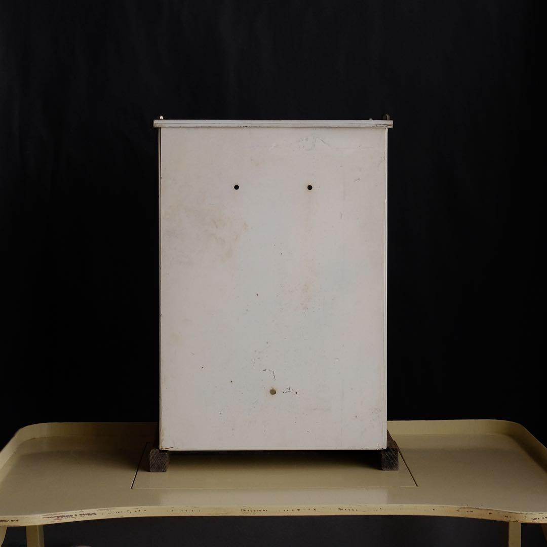 クリーム色の救急箱 昭和レトロ調 vintage金属医薬箱