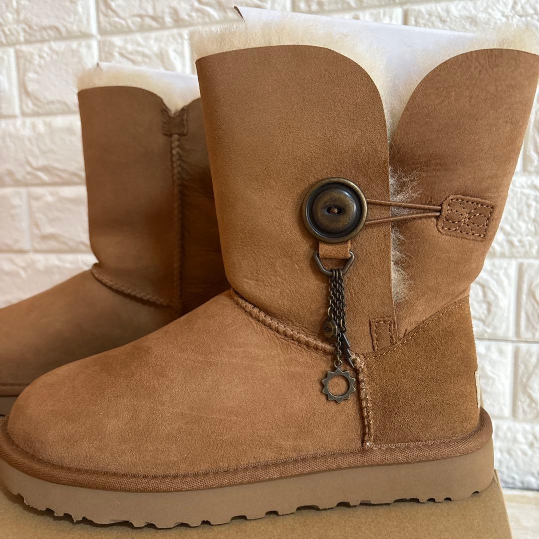 【新品】UGG Azalea Charm ムートンブーツ