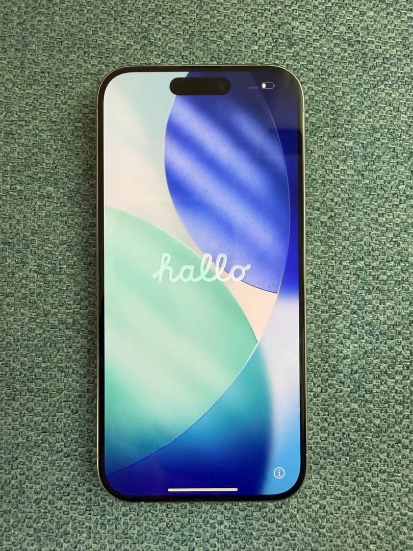 【美品】iPhone 15 pro ホワイトチタニウム　256GB