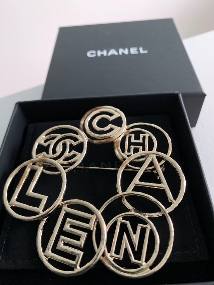 訳あり！CHANELブローチ！大きいブローチ！スタイリッシュ！