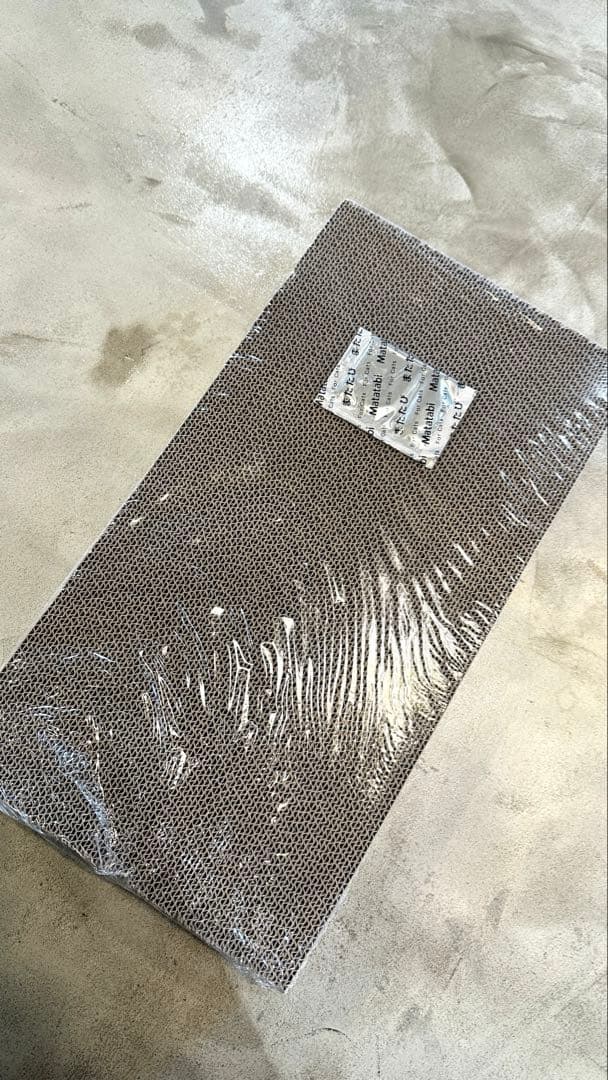 pecolo Cat Scratcher：縦置きホワイト 猫爪とぎ