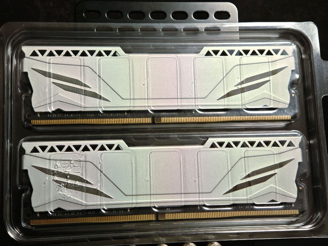 【新品未開封】ENVINDA デスクトップ用DDR4メモリ16GB(8GB×2)