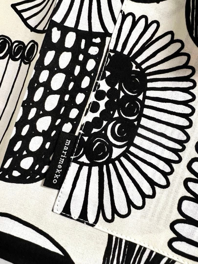 ☺︎新品未使用　マリメッコ　marimekko 人気柄　エプロン☺︎