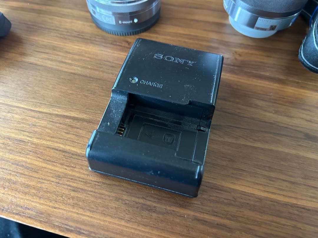 SONY NEX-5R ミラーレスカメラ Eマウント　レンズ他おまけ付き