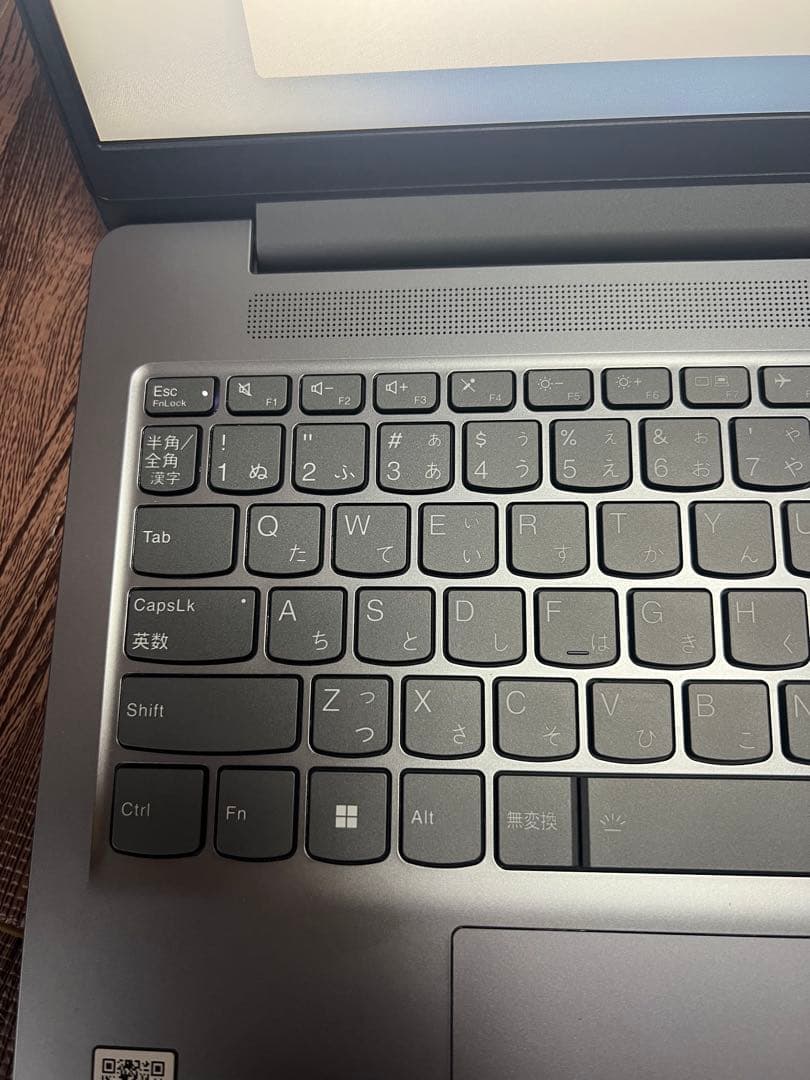 中古　LENOVO IdeaPad Slim 3 82XM 15.6インチ