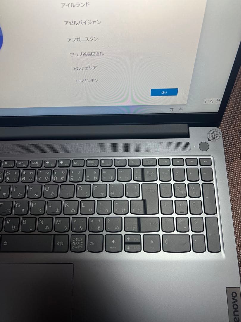 中古　LENOVO IdeaPad Slim 3 82XM 15.6インチ