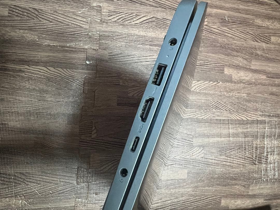 中古　LENOVO IdeaPad Slim 3 82XM 15.6インチ