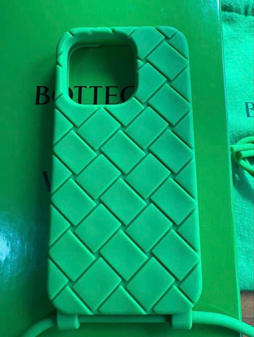 美品　ボッテガべネタ ストラップテックラバー ケース iphone 14 Pro