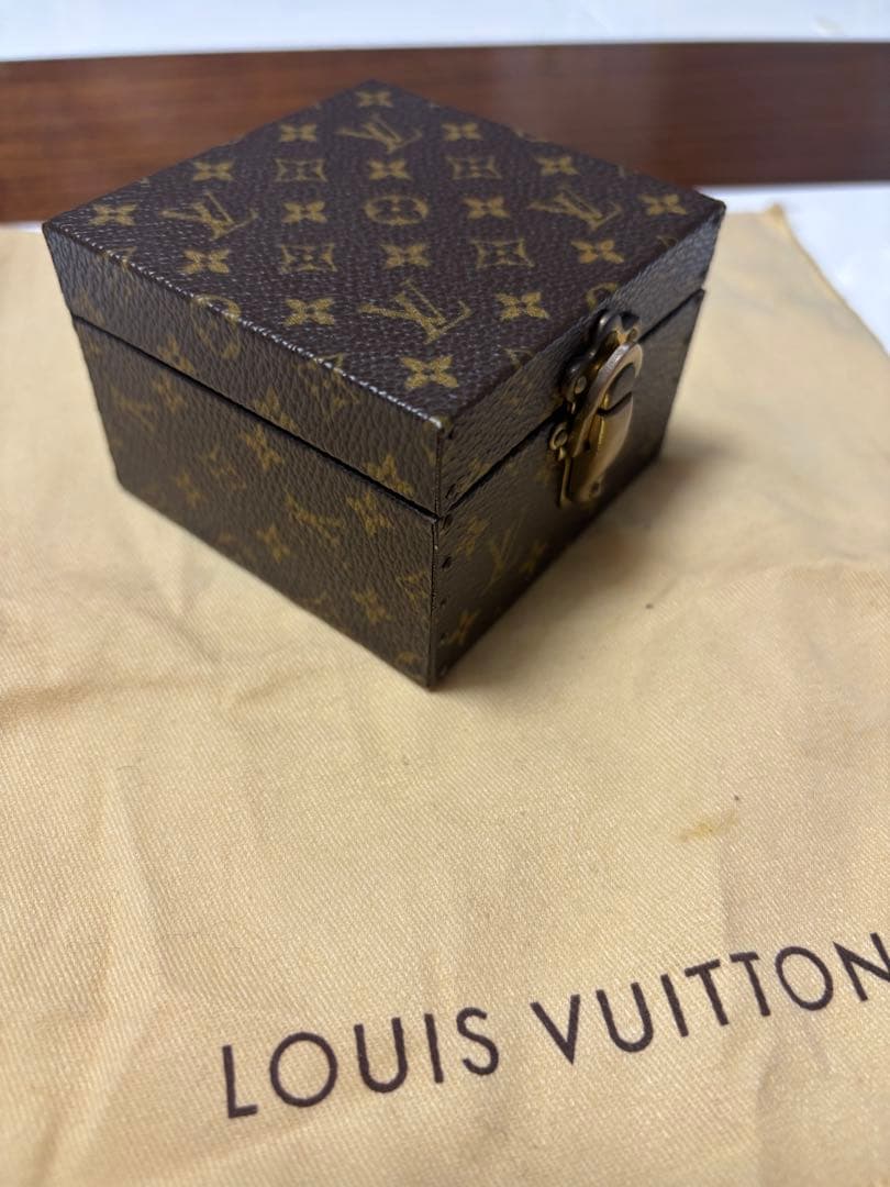 LOUIS VUITTON モノグラム アクセサリーケース非売品　超レア