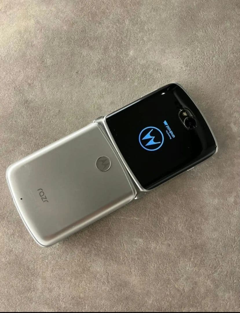 海外スマホ Razr 5G SIMフリー Liquid Mercury