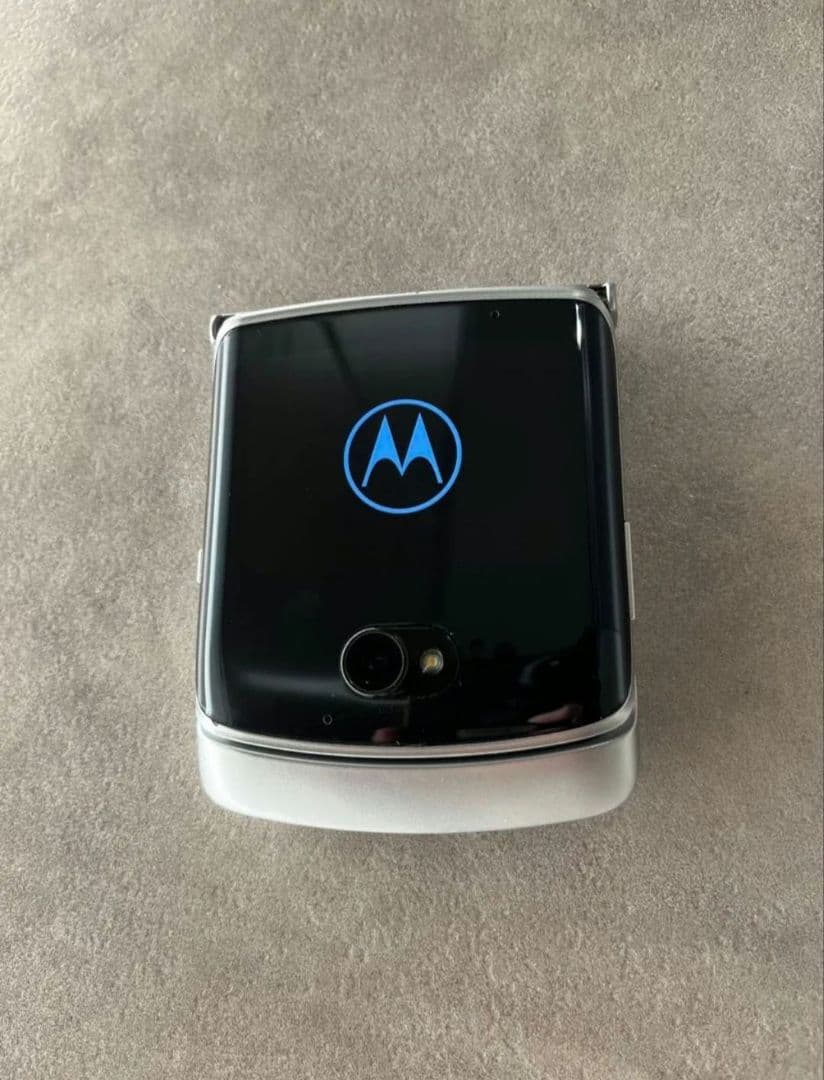 海外スマホ Razr 5G SIMフリー Liquid Mercury