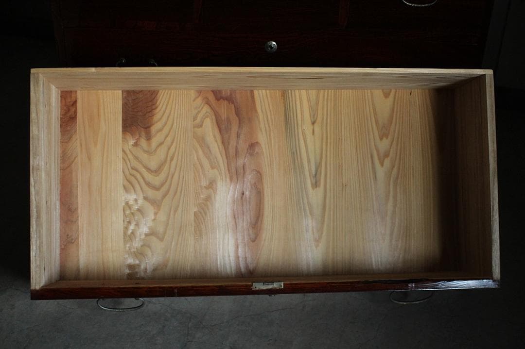 綺麗な前欅の箪笥　引き出し5杯　タンス　収納　古家具　古民家　時代家具