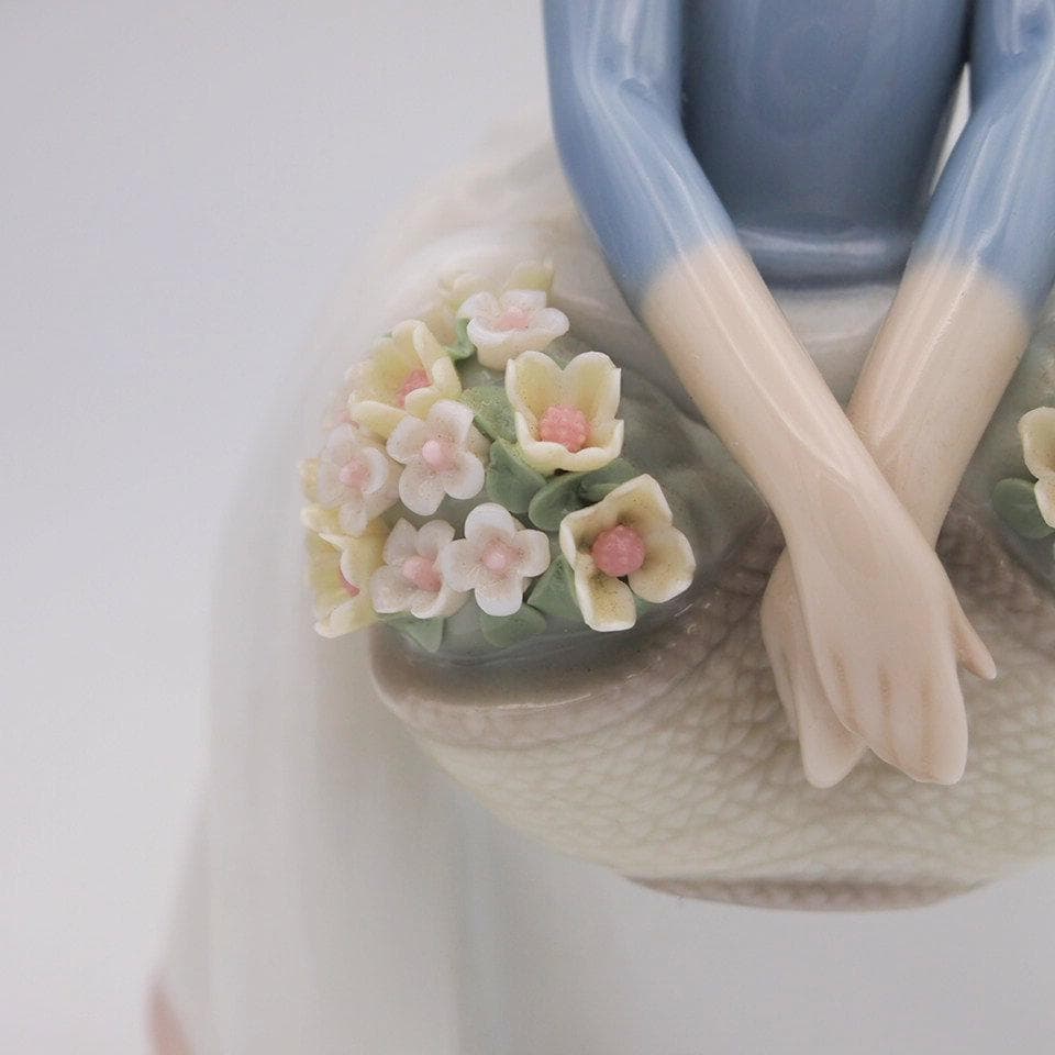 リヤドロ　Lladro No.5467 五月の花 May Flowers