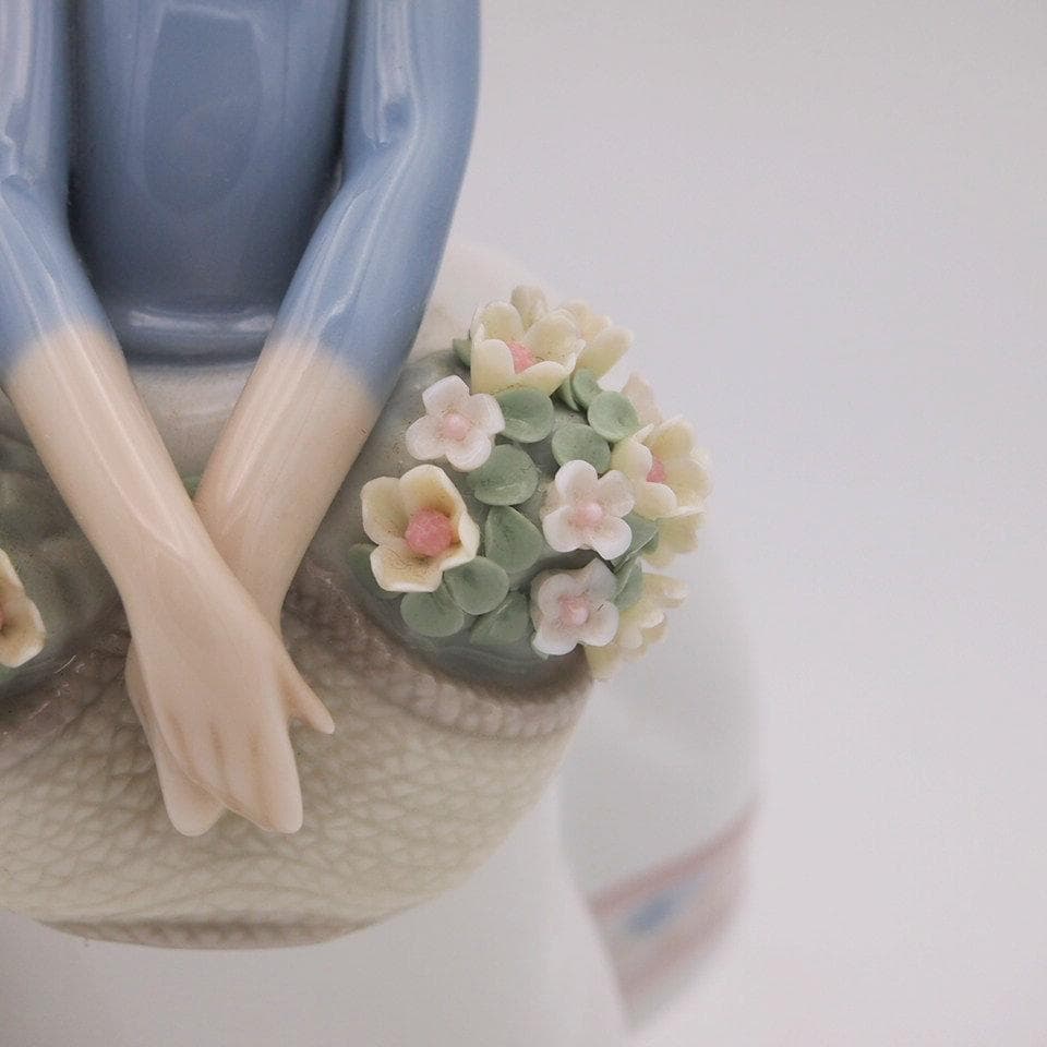 リヤドロ　Lladro No.5467 五月の花 May Flowers